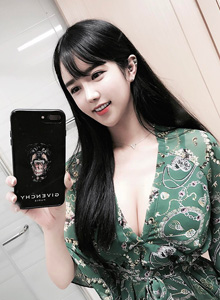 菲姬直播官网要付费吗迎来新主播,网友:打赏啊!