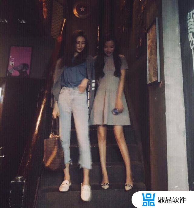 抖音女生手指点点大腿是什么意思