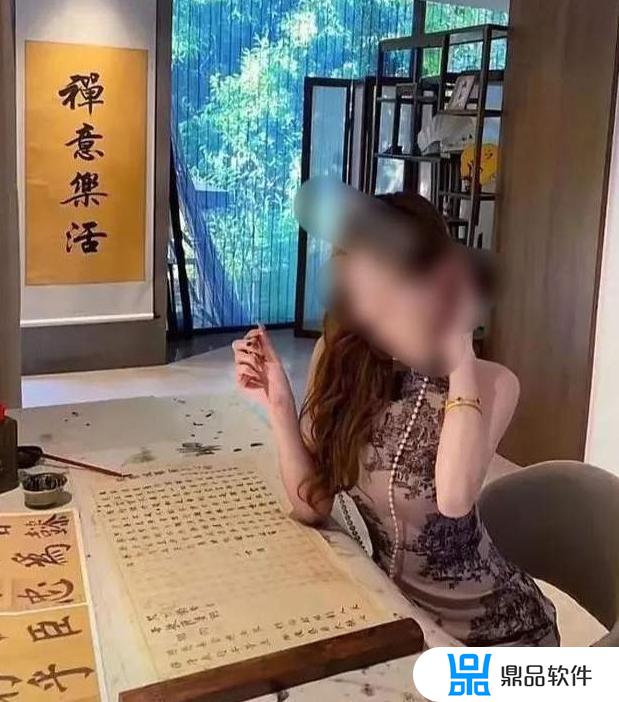 为什么抖音上女生搔首弄姿(男生抖音关注全是搔首弄姿的)