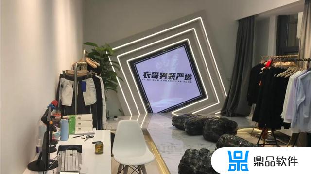 抖音小瓶盖为什么离开衣哥团队(抖音衣哥出啥事了)