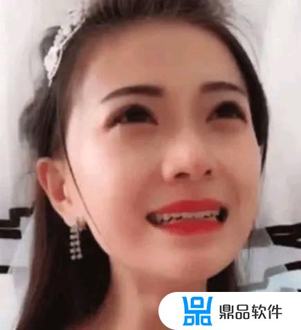 抖音黑色婚纱婚礼新娘为什么哭(抖音黑婚纱新娘后果)