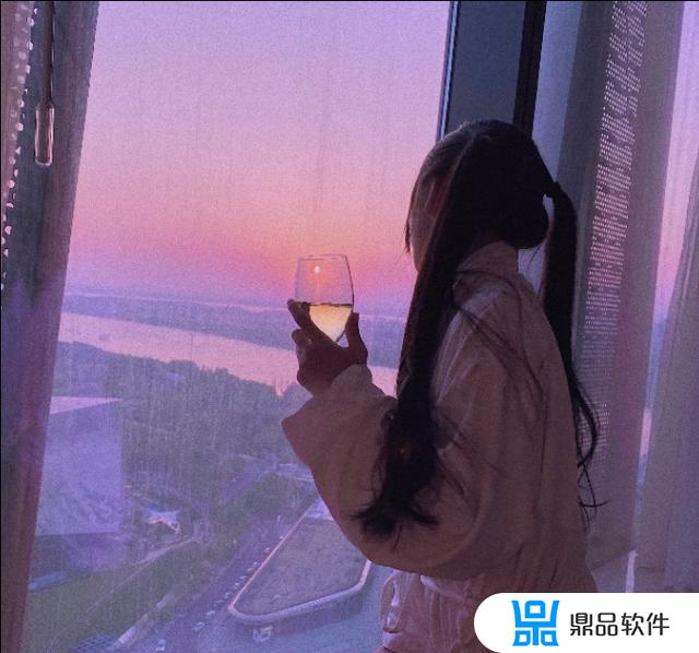 红酒杯的抖音女网红是谁(抖音红酒杯美女)