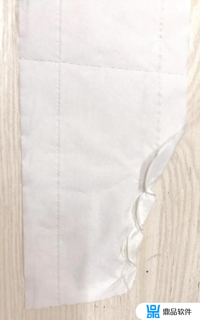 如何用纸巾折抖音上的花(用纸巾做花抖音)
