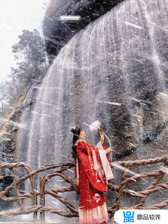 抖音怎么配上下雪特效(抖音怎么配上下雪特效的音乐)