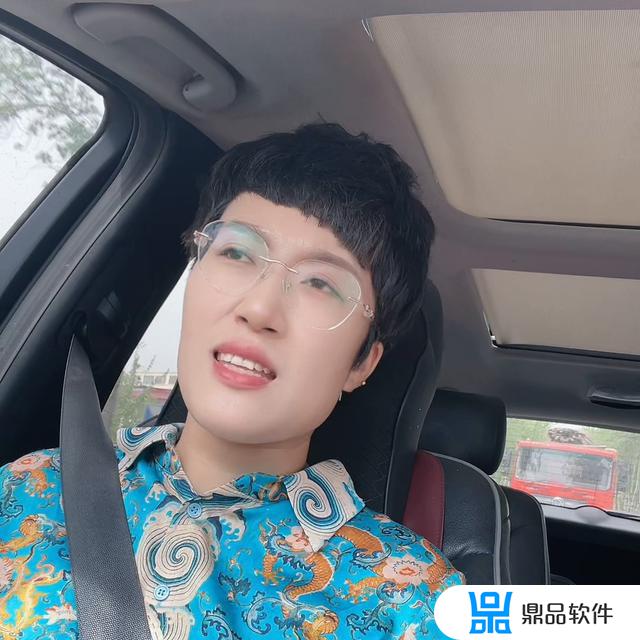 发抖音说说女人的心声简短(抖音吸引人点赞关注的句子)