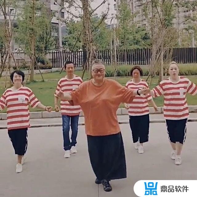 女生抖音昵称简短唯美可爱(女生抖音昵称简短唯美可爱三个字)