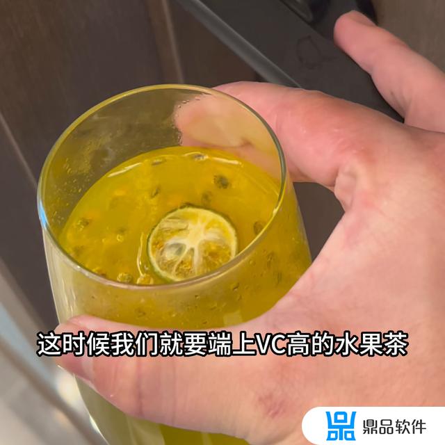 多喝点热水是什么梗抖音